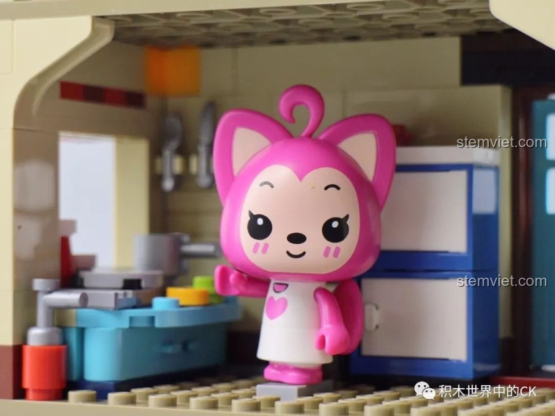 Cận cảnh cửa ra vào và bưu điện của bộ QMAN 3905 Ngôi nhà mơ ước