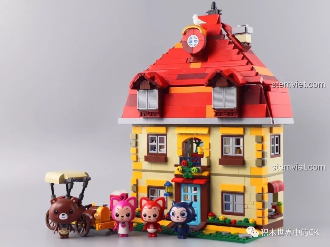 Cận cảnh cửa sổ và chậu hoa của bộ QMAN 3905 Ngôi nhà mơ ước