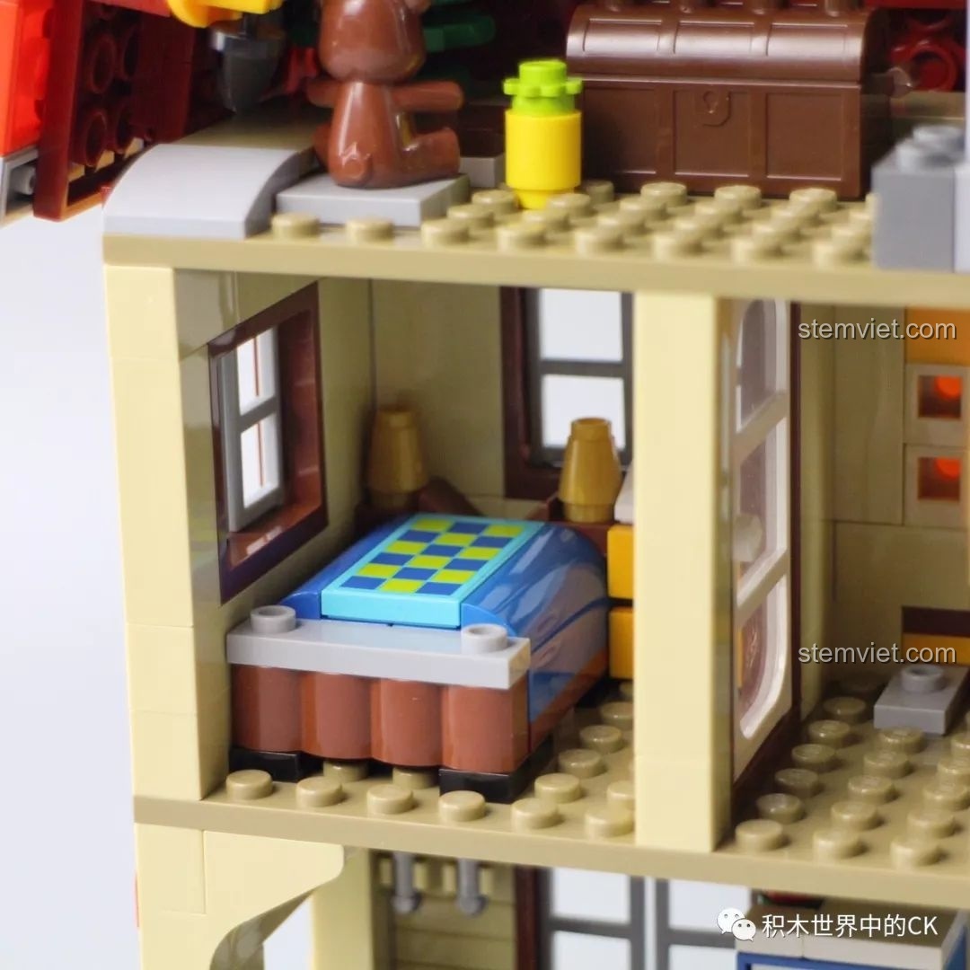 Cận cảnh cửa sổ gác mái của bộ QMAN 3905 Ngôi nhà mơ ước