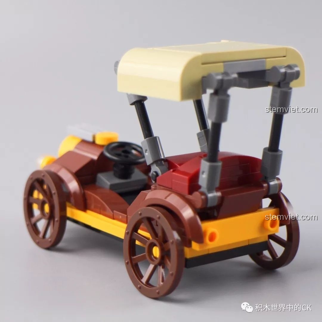 Cận cảnh chiếc xe cổ điển đi kèm bộ QMAN 3905 Ngôi nhà mơ ước