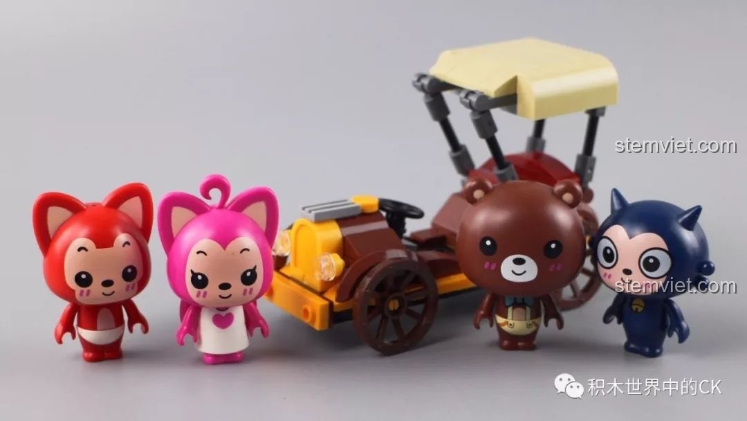 Chiếc xe cổ điển đi kèm bộ đồ chơi lắp ráp QMAN 3905 Ngôi nhà mơ ước