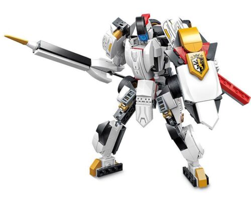 Mô hình robot chiến đấu QMAN 42102 với vũ khí, thể hiện khả năng biến hình đỉnh cao, phù hợp cho bé trai 6 tuổi yêu thích đồ chơi mô hình giá tốt.