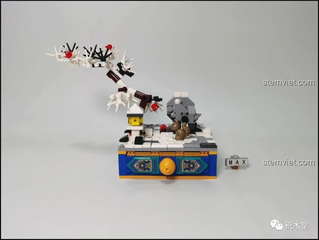 Quà tặng kèm ba tấm bảng in hình của bộ lắp ghép Wekki 506005 Vườn Thượng Uyển Bốn Mùa: Cảnh Đông