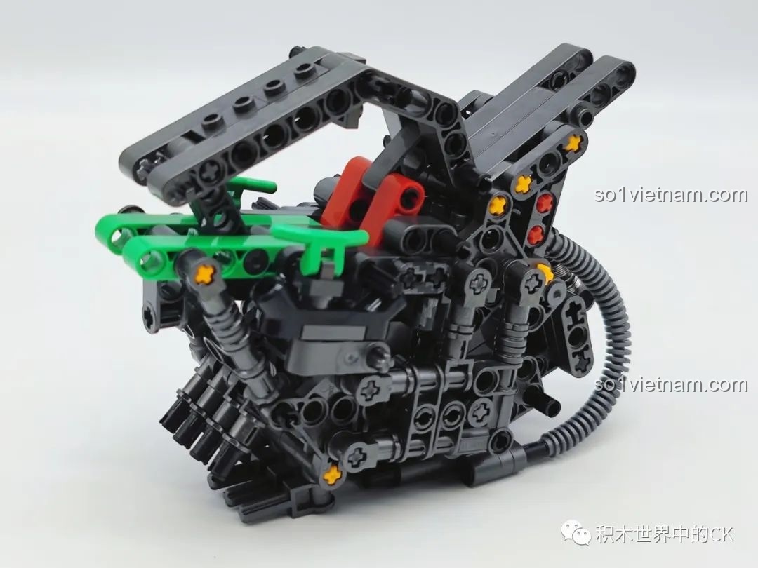Trải nghiệm lắp ráp phần động cơ của ZHEGAO 5183 Siêu mô tô Kawasaki Ninja H2R, một khối chi tiết phức tạp.
