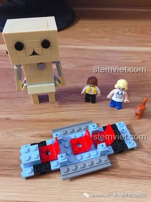 Quá trình lắp ráp phần khung của bộ xếp hình Xe Van Cắm Trại T1 Màu Xanh, các chi tiết được sắp xếp ngay ngắn.