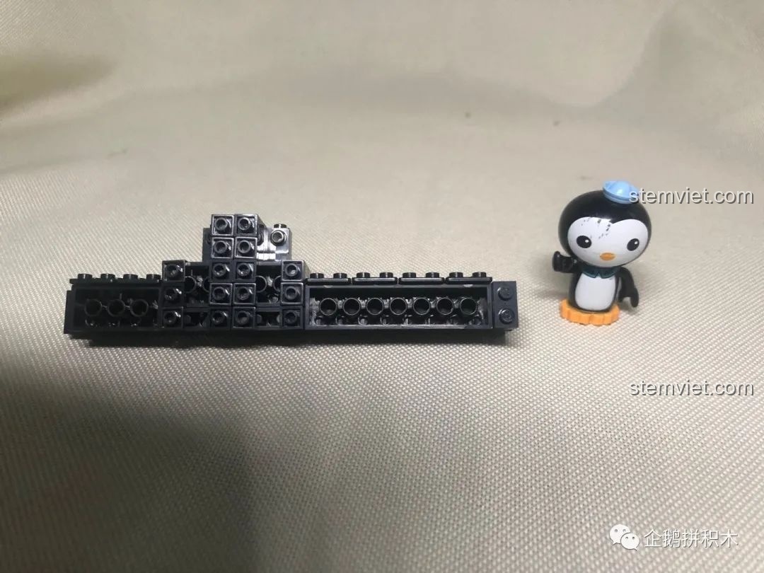 Quá trình lắp ráp phần đầu tiên của mô hình Máy Ảnh Kỹ Thuật Số Nekan FY2A LR129 (00844).