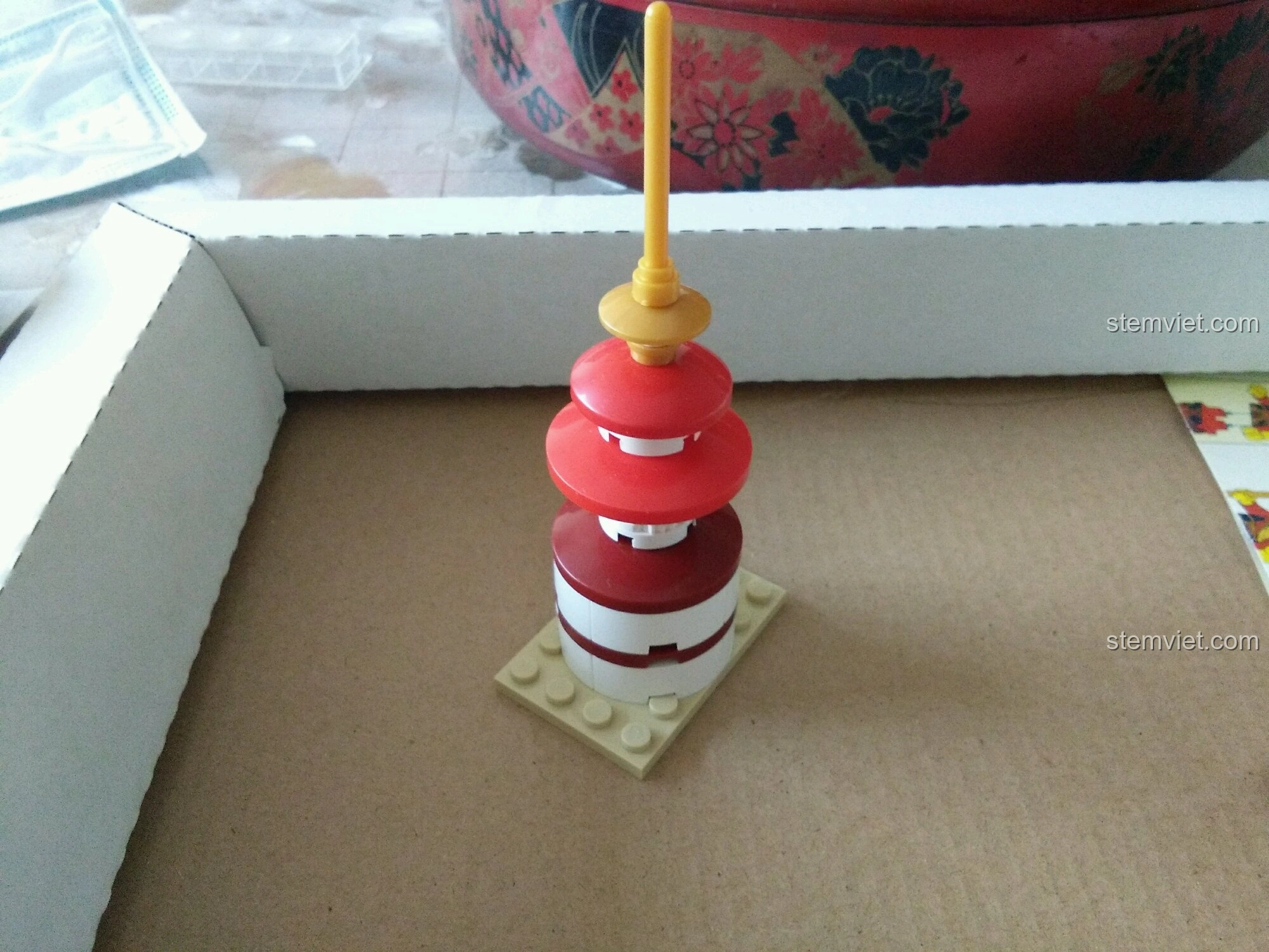 Mô hình cảnh quan Tây Vực Pháp Vương Enlighten 1504 đang dần hoàn thiện với các tầng được xếp chồng lên nhau một cách chắc chắn.