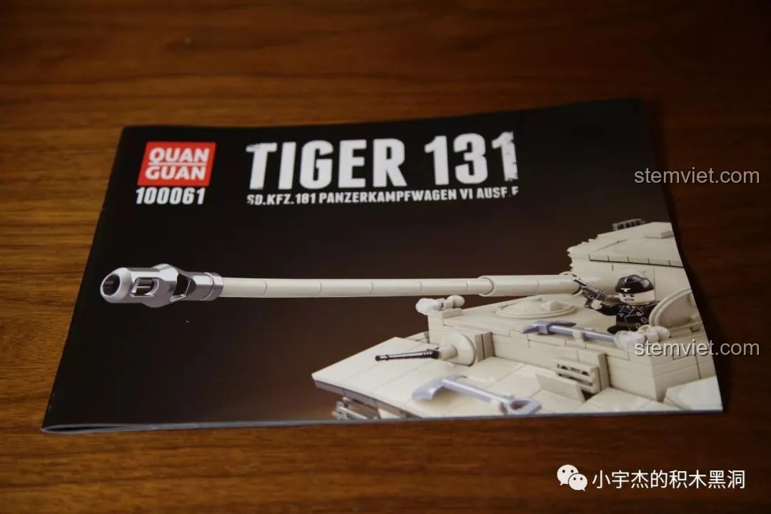 Sách hướng dẫn lắp ráp chi tiết của bộ Quan Guan 100061 Xe tăng Tiger 131, rõ ràng và dễ hiểu.