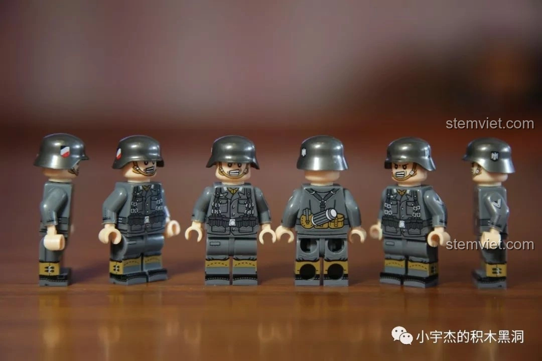 Đội hình 6 chiếc xe kéo bán xích RSO/03 từ bộ lắp ráp Xe quân sự Thế chiến II RSO03 QUANGUAN 100086.