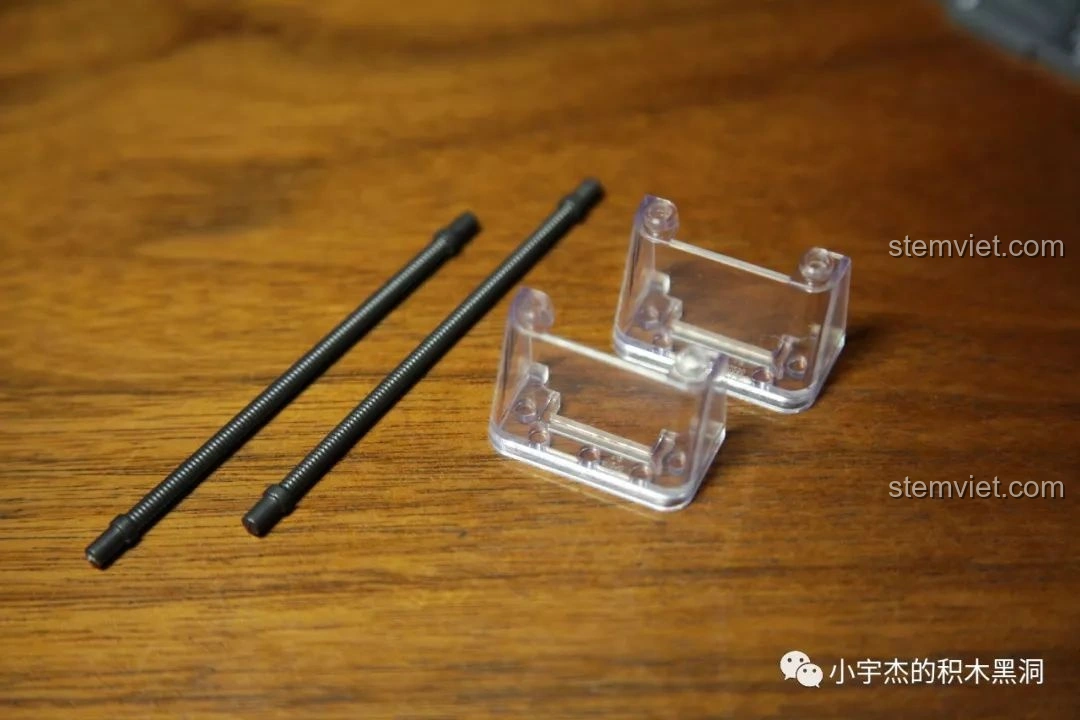 Mảnh kính trong suốt và chi tiết ống mềm của bộ lắp ráp Xe quân sự Thế chiến II RSO03 QUANGUAN 100086.