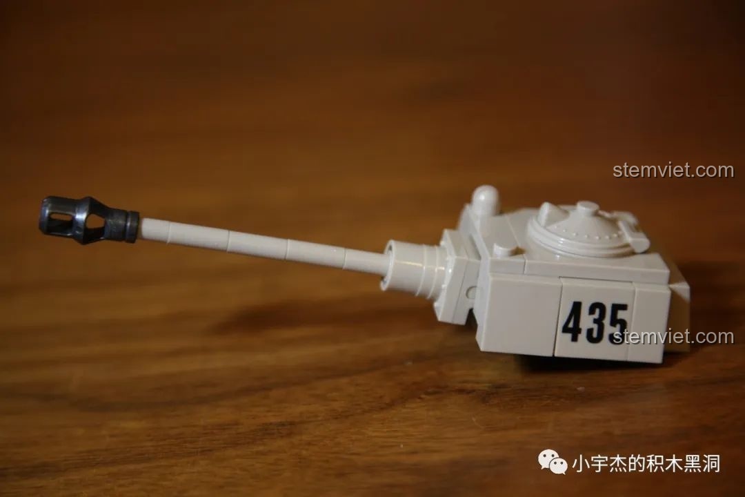 Tiếp tục lắp ráp phần thân xe tăng VK 1602 Leopard.