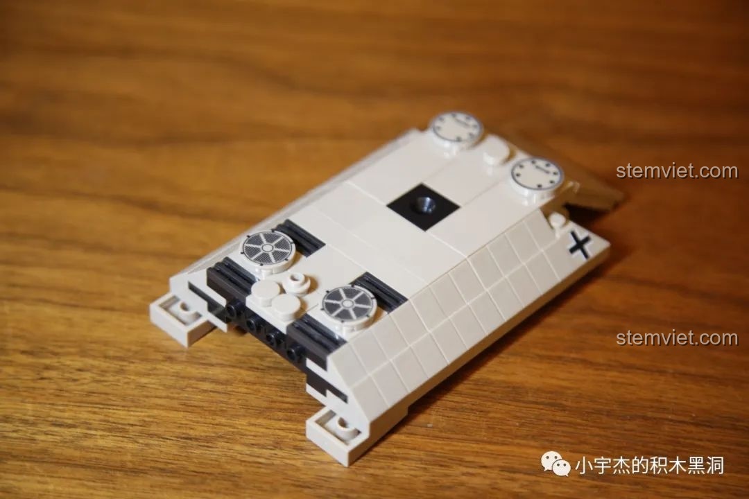 Toàn cảnh mô hình xe tăng VK 1602 Leopard đã hoàn thành.