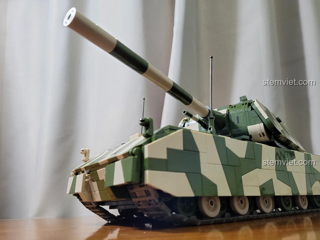 Ảnh chụp thực tế từ người dùng về mô hình xe tăng Maus QUANGUAN 100234, cho thấy chất lượng và độ chi tiết cao.