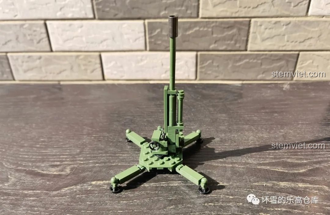 Mô hình pháo cao xạ 52-K của QUANGUAN ở góc bắn cao nhất, minh họa tính năng độc đáo. Review QUANGUAN 78 Pháo binh Liên Xô.