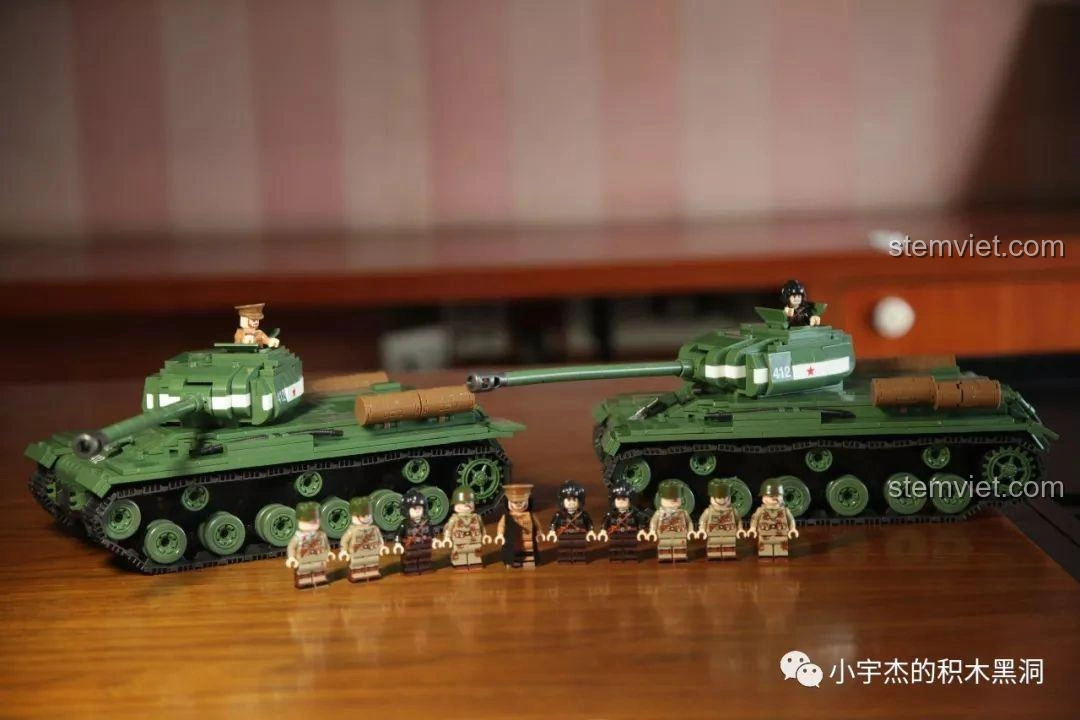 Mô hình xe tăng QuanGuan 100068 Sturmgeschutz III, một phần của bộ sưu tập xe tăng quân sự đa dạng của hãng.