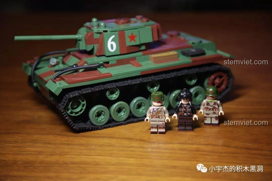 Mô hình xe tăng King Tiger hạng nặng từ QuanGuan 100066, tái hiện sức mạnh của xe tăng Đức.