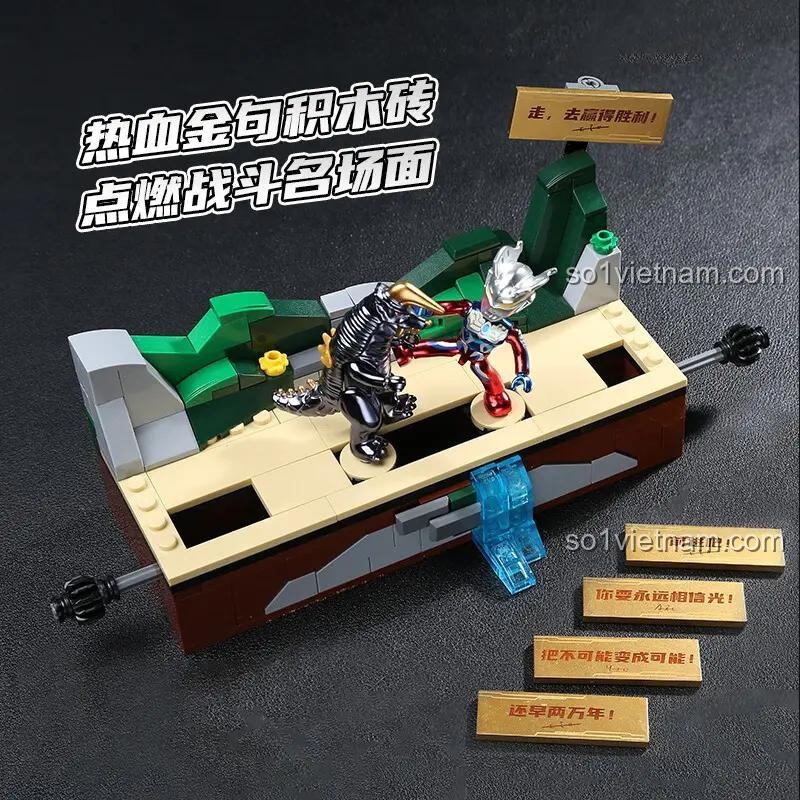 Mô hình Ultraman trong trận chiến với quái vật trong bộ đồ chơi lắp ghép Ultraman Heroes Brick Man Duel 75036 của Qman