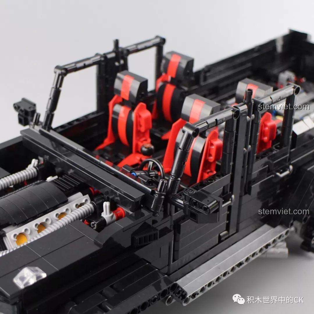 Lắp ráp khung cửa sổ và cột A của đồ chơi lắp ghép Rael.