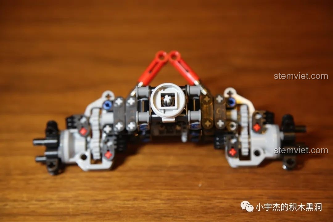 Chi tiết khớp nối vạn năng trong bộ Rael LE-J901 Mercedes G63 AMG 6x6, một phần quan trọng của hệ thống truyền động.