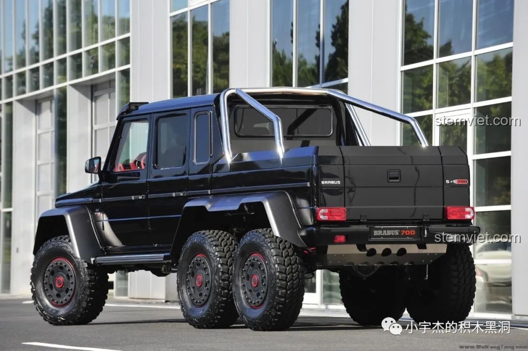 Mô hình đồ chơi lắp ráp Rael LE-J901 Mercedes G63 AMG 6x6 đã hoàn thành, nhìn từ phía trước.