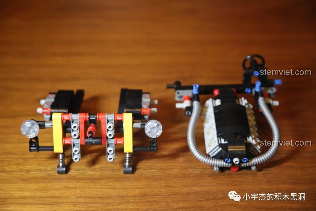 Cấu trúc động cơ V8 của bộ Rael LE-J901 Mercedes G63 AMG 6x6 đã hoàn chỉnh, sẵn sàng lắp vào khung xe.