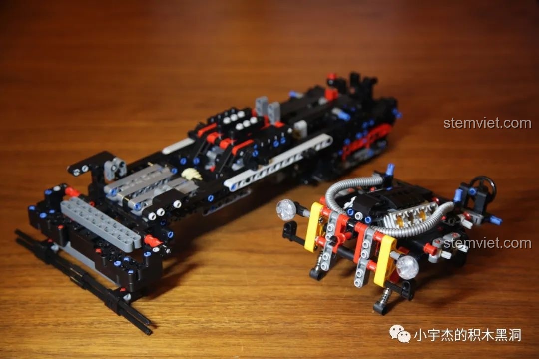 Khung gầm và động cơ của bộ Rael LE-J901 Mercedes G63 AMG 6x6 đã được kết nối, tạo nên cấu trúc vững chắc.