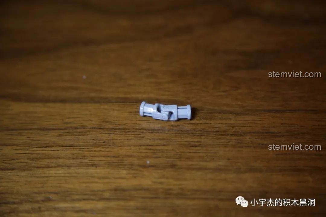 Các túi linh kiện số 3 của bộ Rael LE-J901, chứa các mảnh ghép màu đen cho phần ngoại thất.