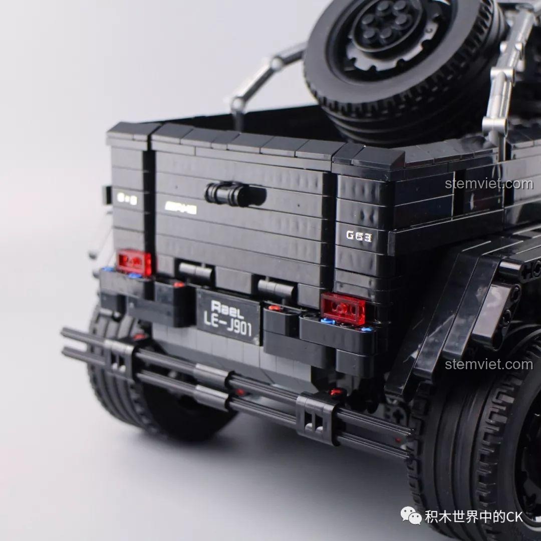 Thùng sau của bộ xếp hình Rael 901 có thể mở ra, tăng tính tương tác cho mô hình.