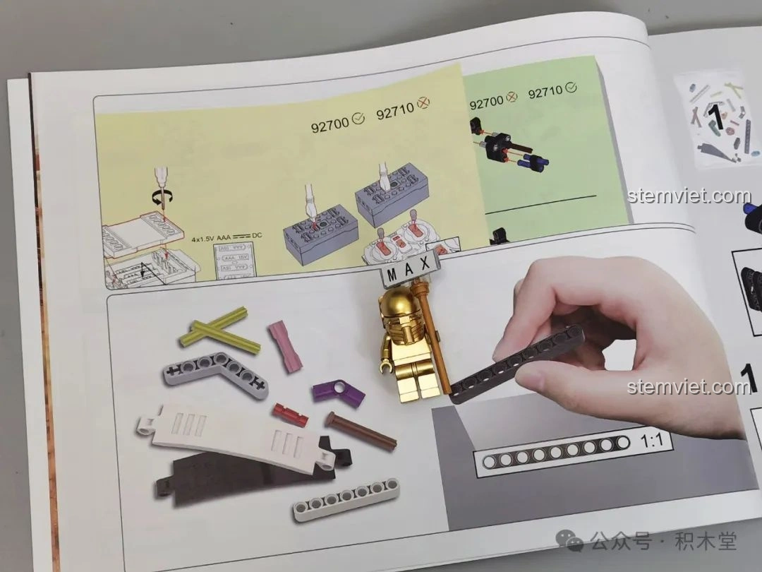 Trang hướng dẫn so sánh các loại chốt dài khác nhau của bộ RASTAR 92700 Audi RS Q e-tron, giúp tránh nhầm lẫn khi lắp ráp.