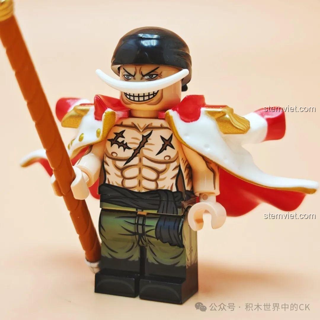 Minifigure Marshall D. Teach (Râu Đen) XINH X0353 hoàn chỉnh với chiếc mũ và biểu cảm thách thức.
