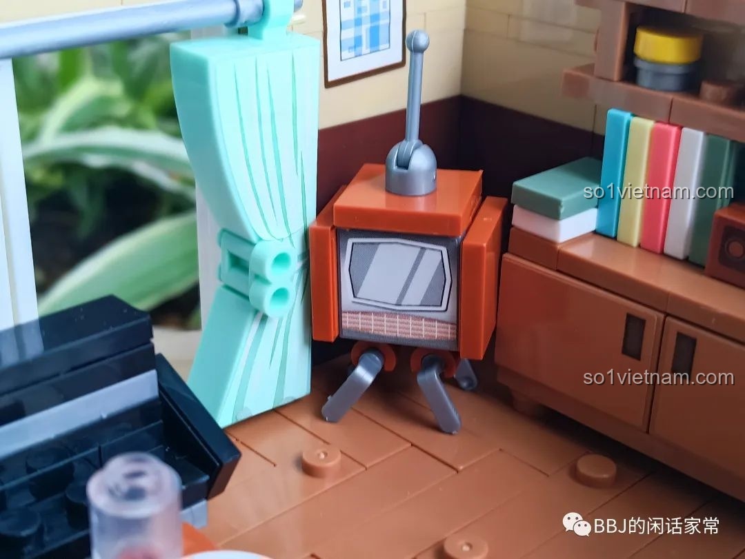 Cận cảnh chi tiết tranh treo tường trong mô hình RENZAIMA 745.