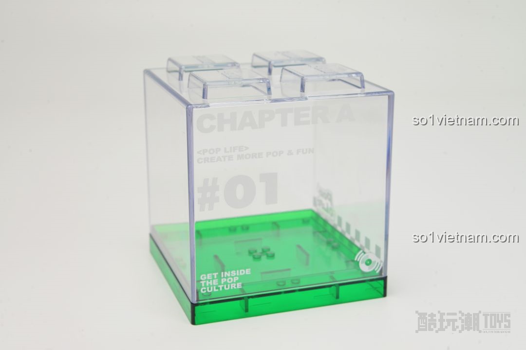 Hộp trưng bày acrylic trong suốt đi kèm mô hình AREA-X AX0080, giúp bảo vệ và tăng tính thẩm mỹ.