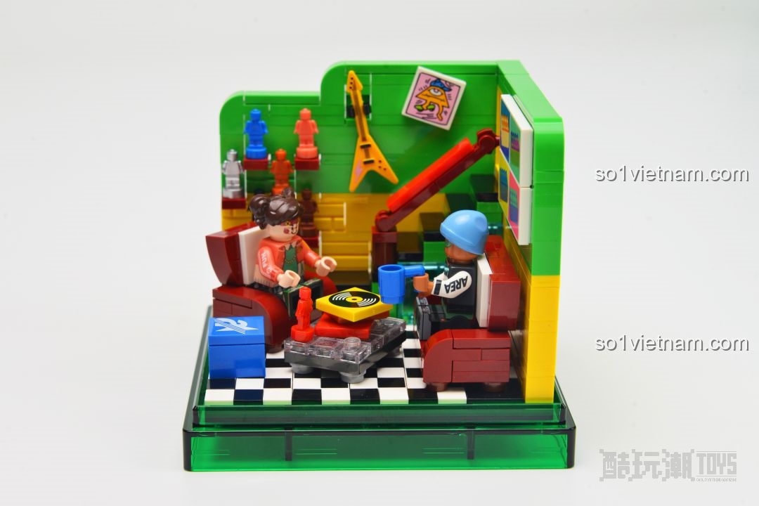 Một góc nhìn khác của mô hình AREA-X AX0080 Pop Life, làm nổi bật các chi tiết trang trí.