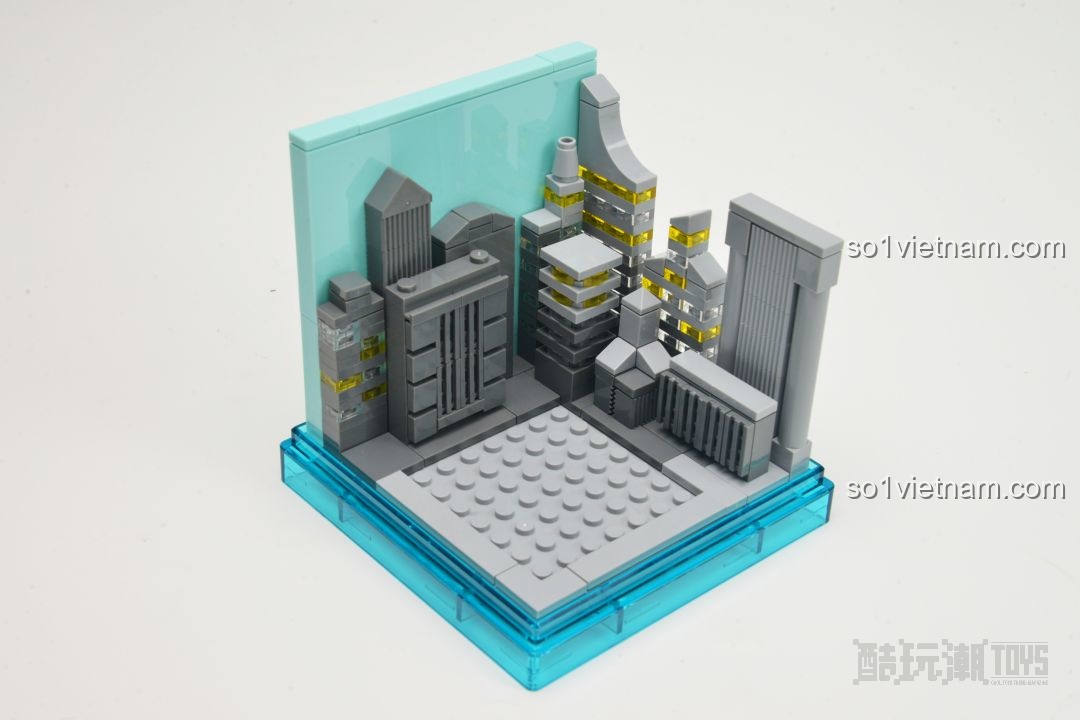 Một mảnh ghép màu xanh lá cây nhỏ xinh được đặt vào mô hình AREA-X AX0081 City Park, báo hiệu sự xuất hiện của thiên nhiên.