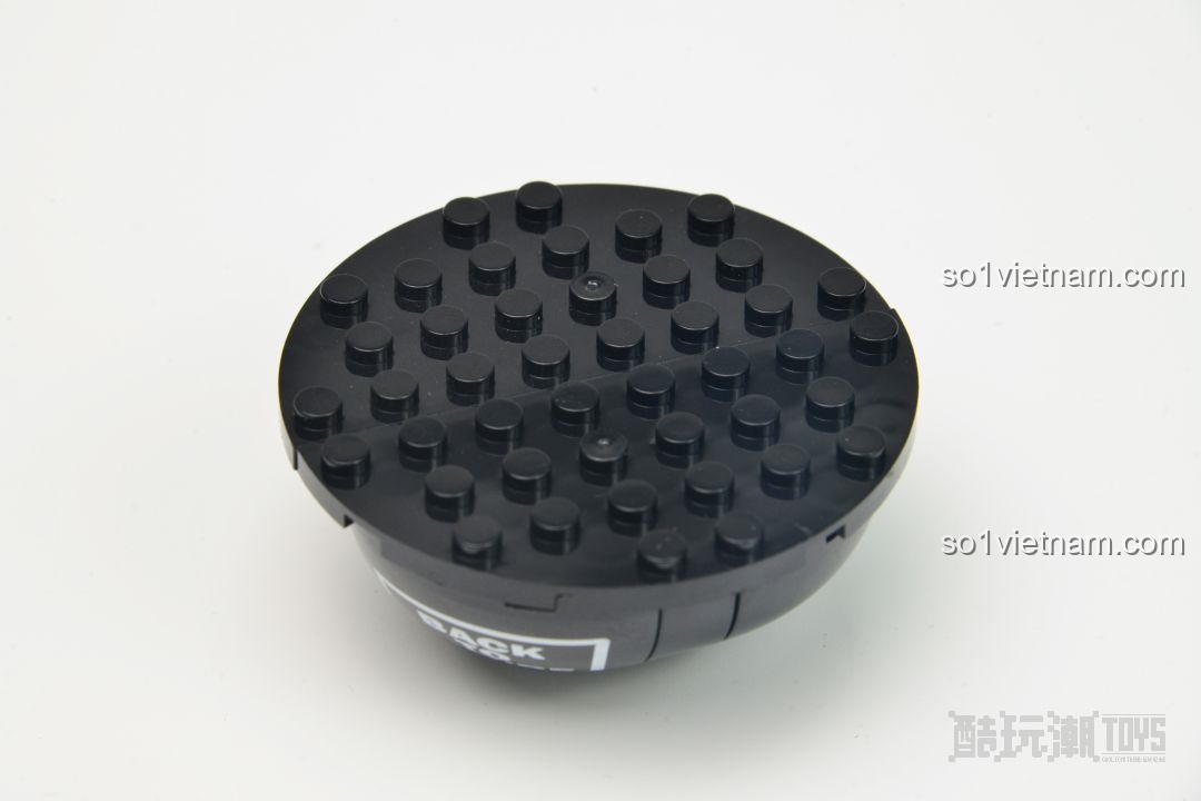 Mặt trước của hai 