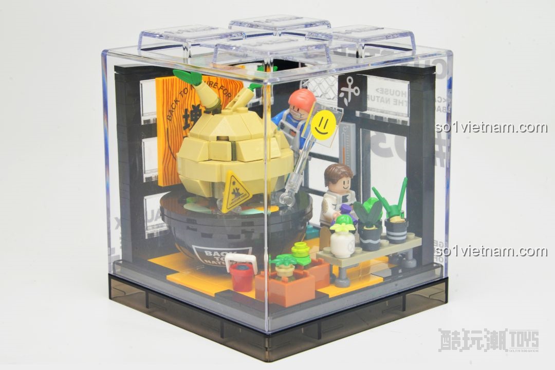 Góc nhìn từ phía sau của mô hình AREA-X AX0083 Games World, cho thấy sự sắp xếp gọn gàng các chi tiết.