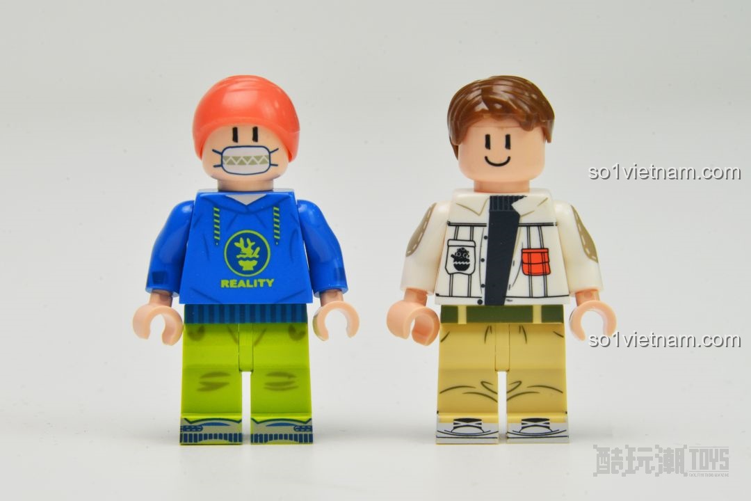 Góc nhìn từ phía sau nhân vật game của mô hình AREA-X AX0083 Games World, cho thấy sự phức tạp và tinh xảo trong thiết kế.