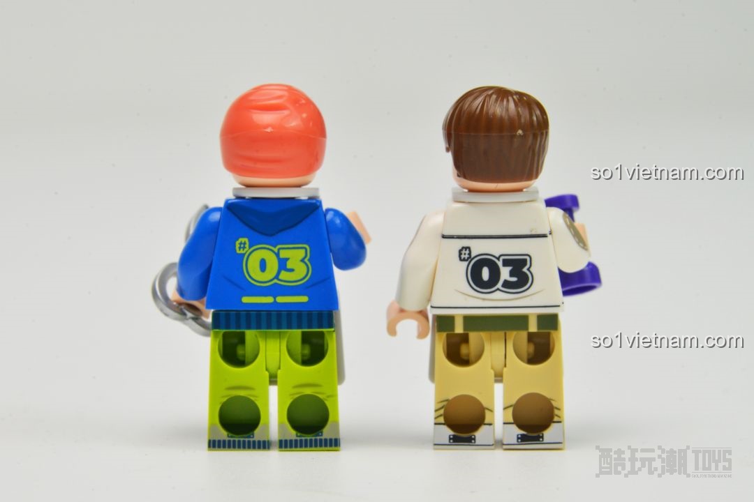 Mô hình AREA-X AX0083 Games World hoàn chỉnh trong hộp trưng bày acrylic, một thế giới ảo đầy màu sắc và năng động.