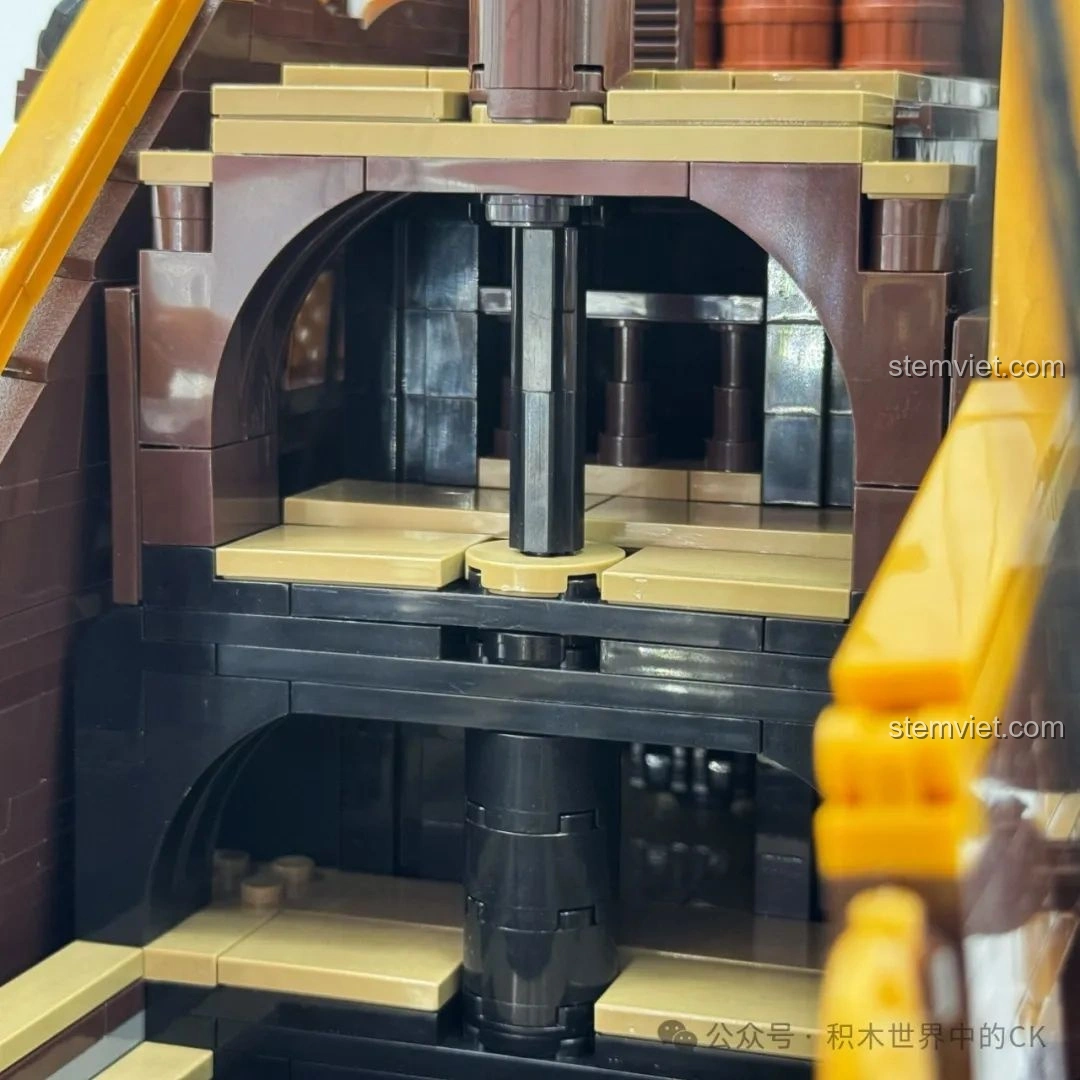 Chi tiết đèn lồng treo ở đuôi tàu của bộ đồ chơi xây dựng Tàu Chiến Cướp Biển BAKA 33306.