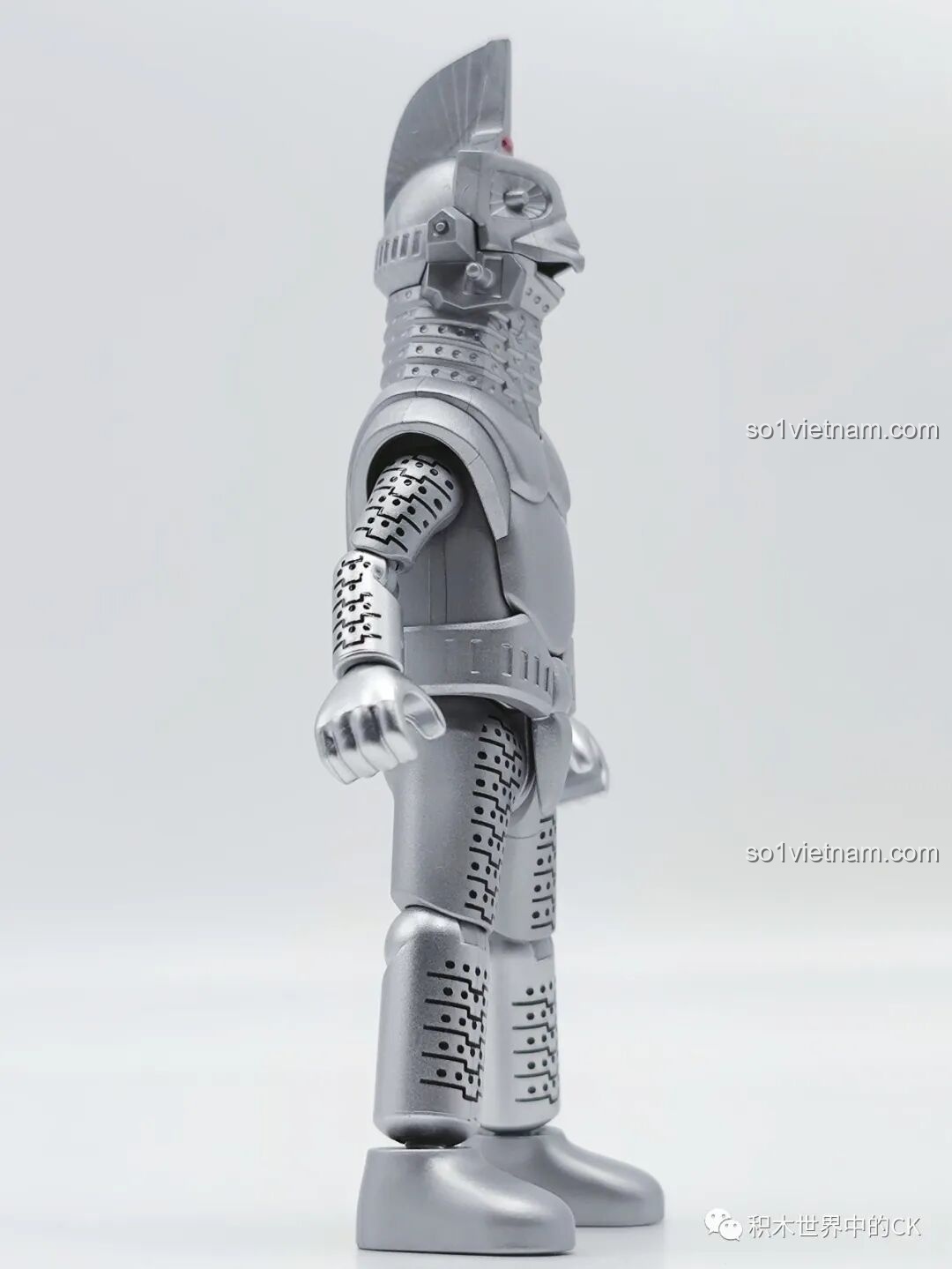 Góc nghiêng của Windom BLOKEES 71221 Ultraman GV-07, cho thấy hình dáng robot.