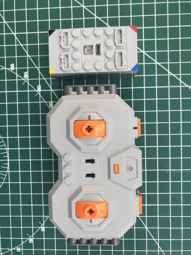 Hình ảnh tổng quan bộ điều khiển và pin Double Eagle mới, phụ kiện điều khiển từ xa cho đồ chơi lắp ráp.