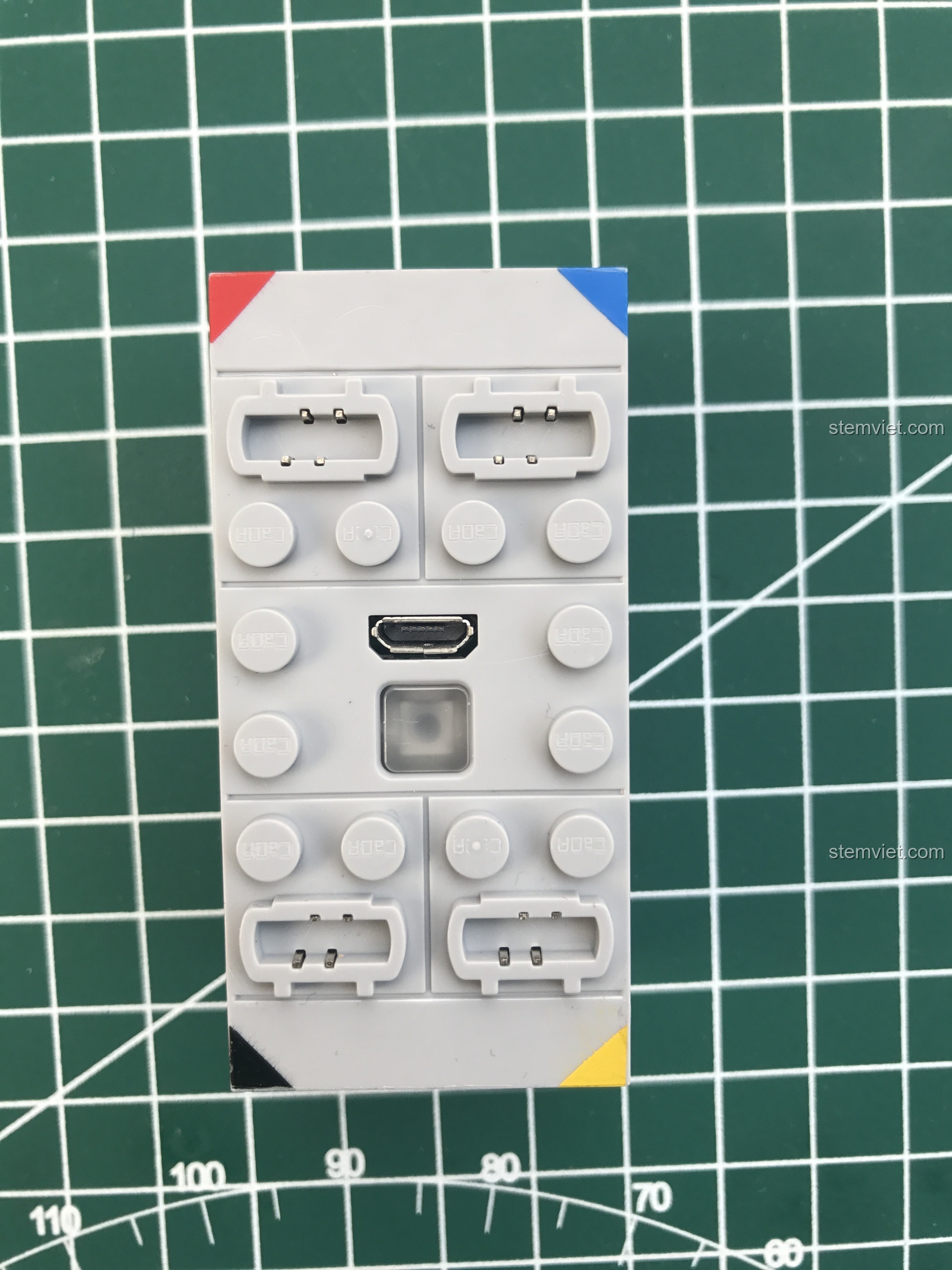 Hộp pin Double Eagle tích hợp bộ thu, với cổng sạc USB và các chân kết nối, pin sạc đồ chơi.