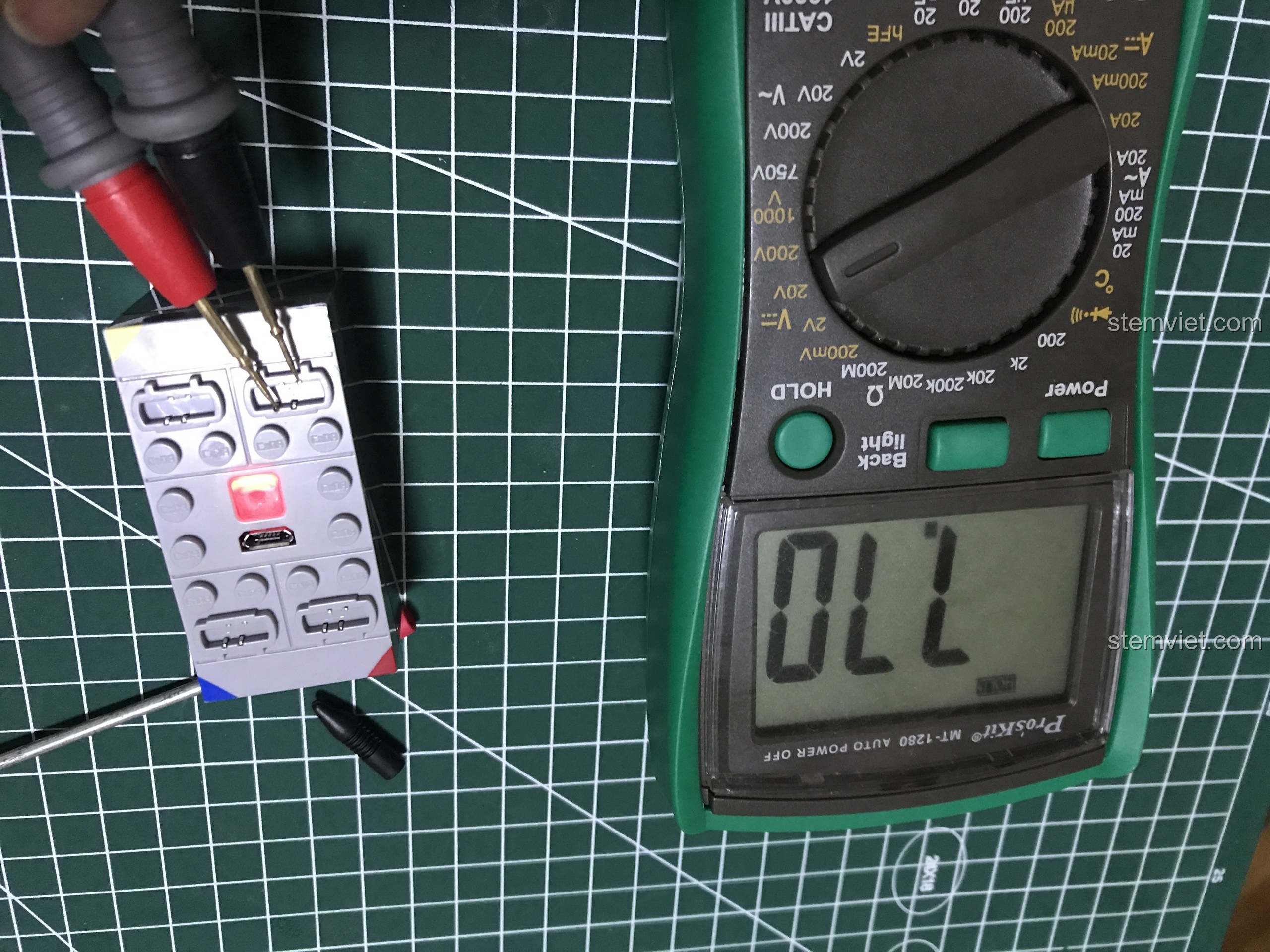 Mặt sau bo mạch chính bộ điều khiển Double Eagle, các đường mạch và điểm hàn.