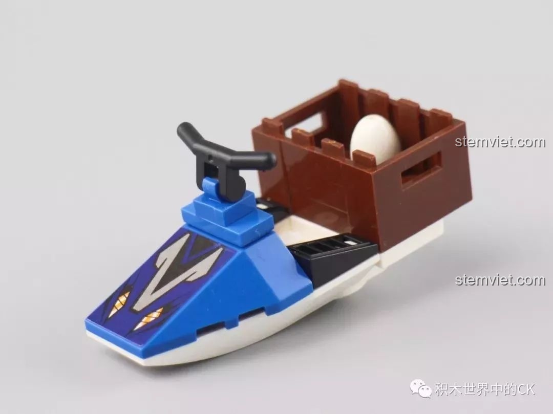 Mô hình thuyền nhỏ với trứng khủng long trong bộ lắp ráp Winner 8053 Bộ Lạc Khủng Long Chiến Long Kỷ Jura.