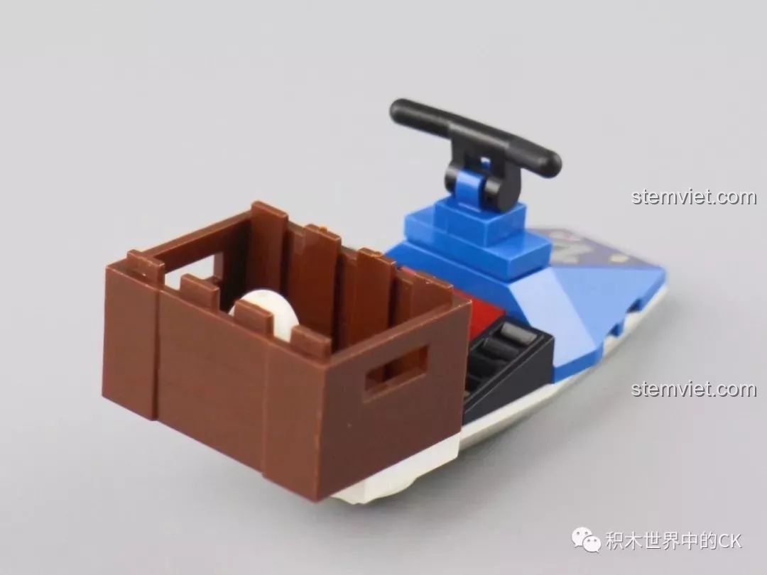 Toàn cảnh mô hình hoàn chỉnh của bộ lắp ráp Winner 8053 Bộ Lạc Khủng Long Chiến Long Kỷ Jura, với các tòa tháp và cầu treo.