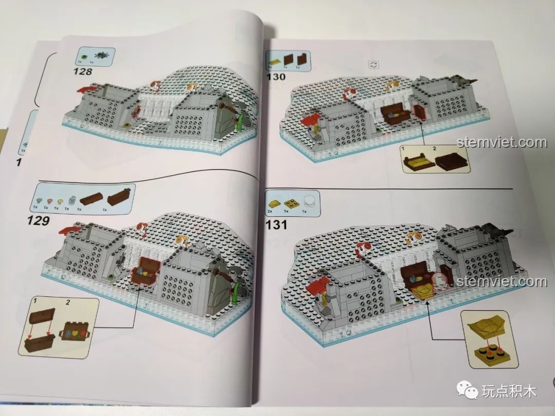 Minh họa các bước lắp ráp chi tiết trong sách hướng dẫn của bộ Cá Chép Hóa Rồng Pantasy 18001.