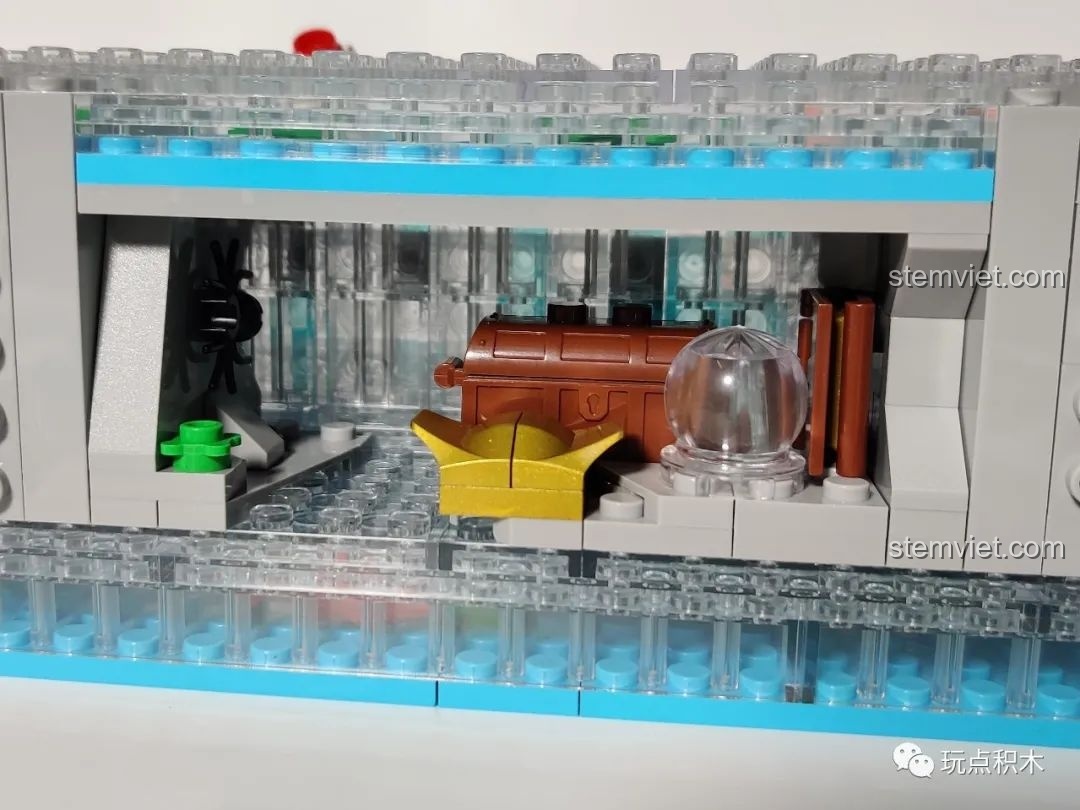 Hang động bí mật với kho báu ẩn sau thác nước trong bộ Cá Chép Hóa Rồng Pantasy 18001.