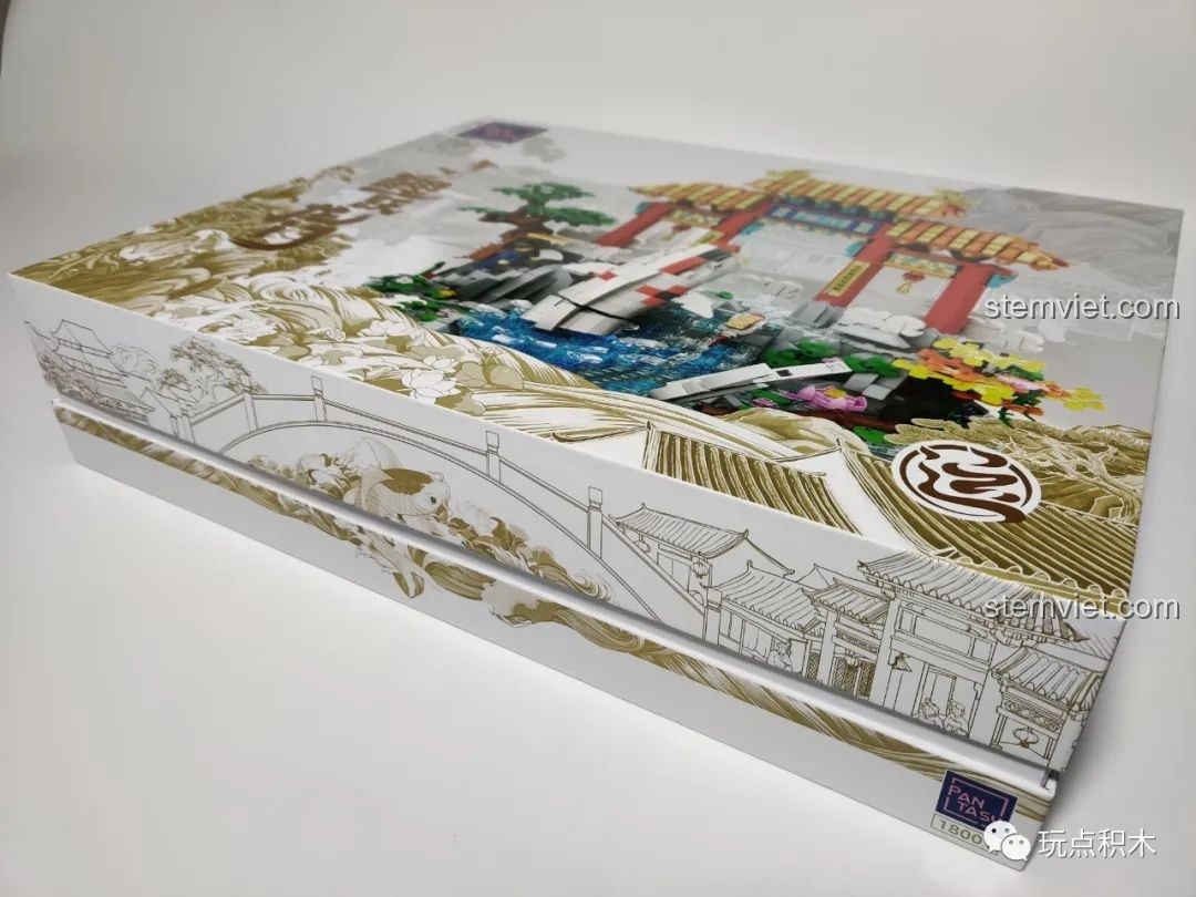 Hộp đựng bộ lắp ghép Cá Chép Hóa Rồng Pantasy 18001 với thiết kế sang trọng, họa tiết truyền thống.