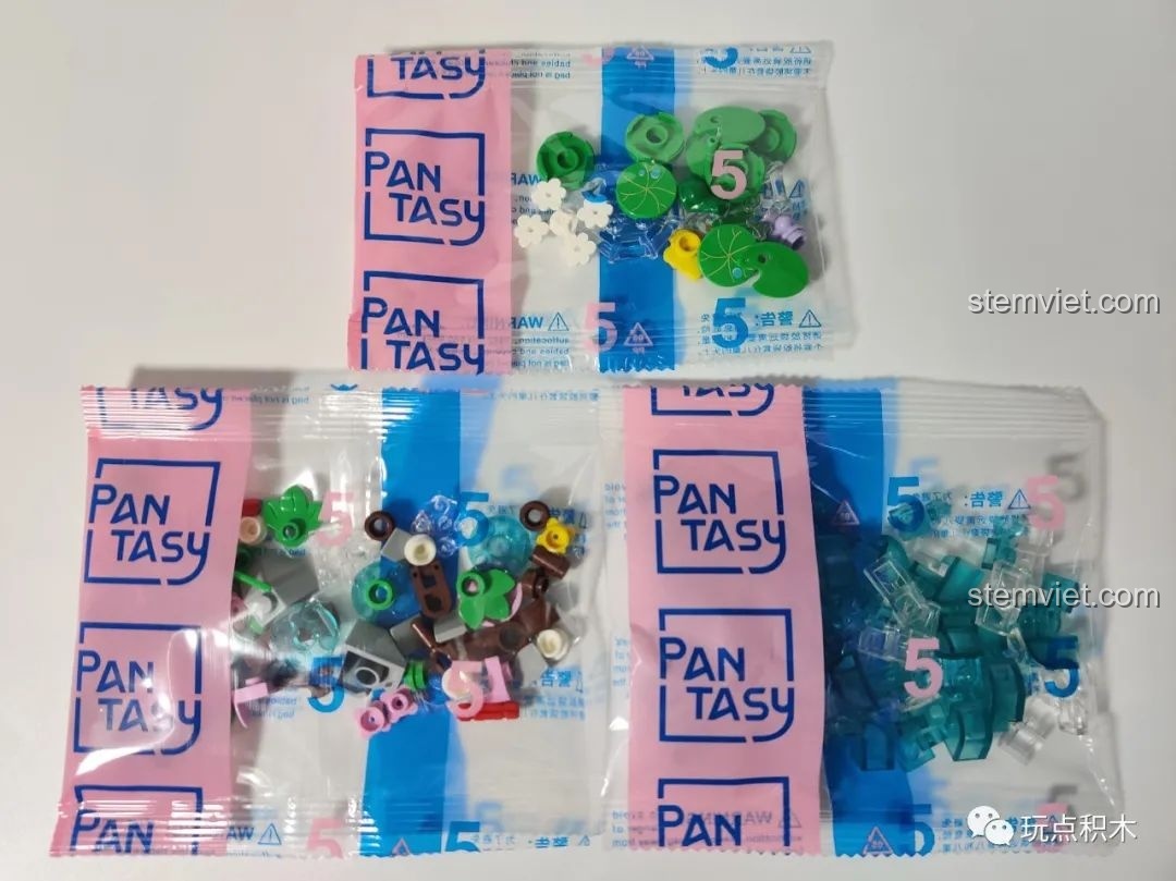 Các mảnh ghép lá sen in họa tiết giọt nước của bộ Cá Chép Hóa Rồng Pantasy 18001, rất chân thực.