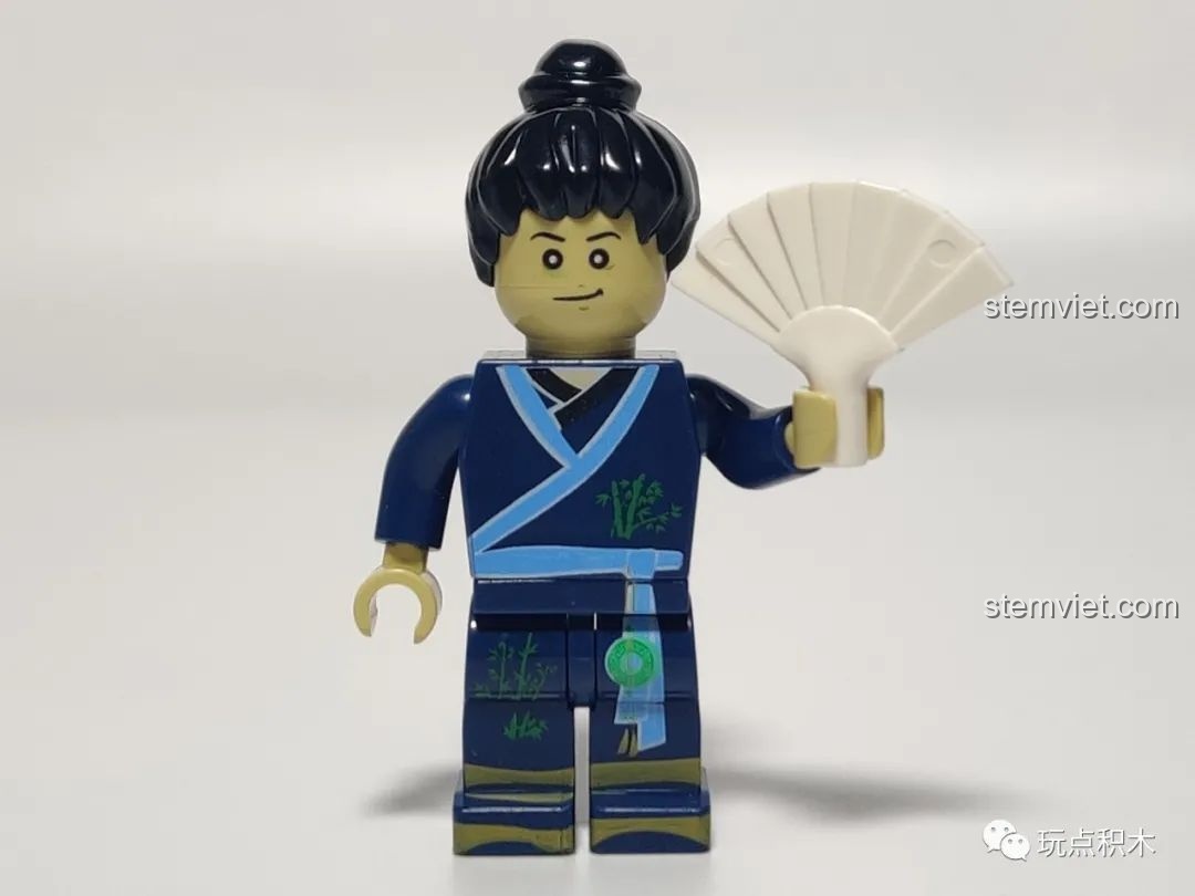 Mặt sau của nhân vật thư sinh trong bộ Cá Chép Hóa Rồng Pantasy 18001, chi tiết trang phục.